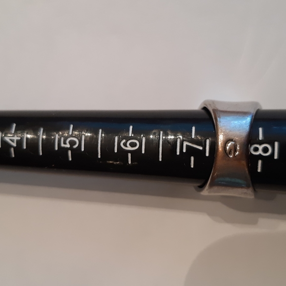 Guess Multi Blue Rhinestones Ring - Picture 2 of 5